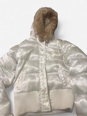VINTAGE DEREON White Satin Puffer Jacket with Faux-Fur Hood